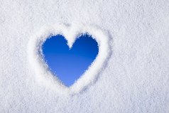 Если вдруг сердце готово выпрыгнуть из груди - оглянись, скорее всего твоя любовь где-то рядом