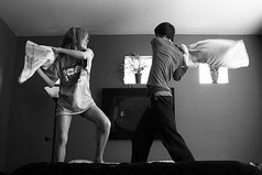 Кто-нибудь еще ревнует своего брата к его подружкам?