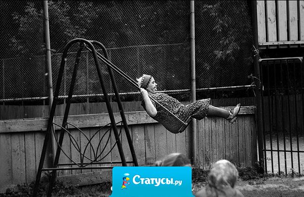 Многие современные дети сутками зависают в интернете. На улицу хоть бы вышли!!! Я вообще не понимаю, как можно вырасти нормальным человеком, не получив хотя бы раз  качелями по зубам!