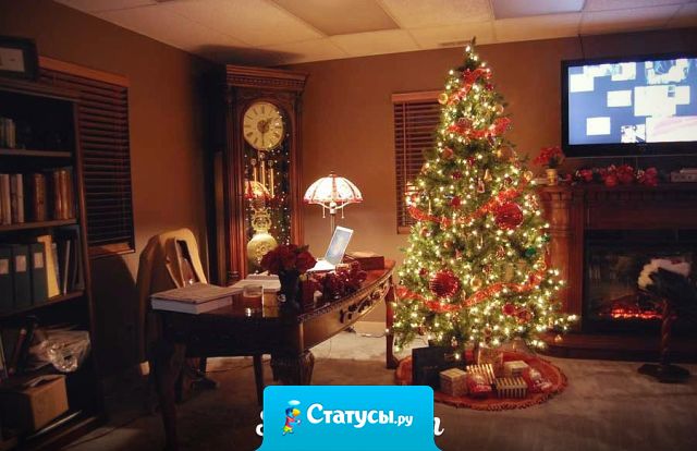 Дед Мороз года – это Путин!  Он подарил 15 млрд  - Януковичу, 2 млрд  – Лукашенко, простил долг Кубе. А ещё он отпустил на волю Ходорковского, Pussy Riot, Гринпис, щуку и жену.