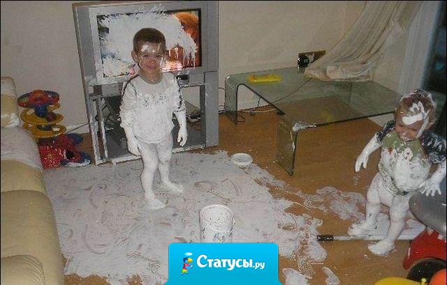 В доме разруха, голодные дети, мама часами сидит в интернете.  