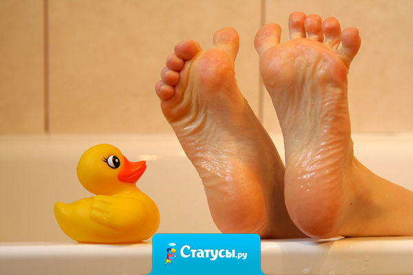 Бывает, набрал ванну с пеной, пустил в неё свою любимую пластмассовую уточку, разделся догола и тут вдруг вспомнил, что пришёл сюда смеситель чинить.