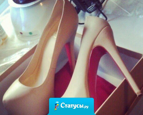 У каждой девушки есть они! Музейные туфли, в которых невозможно ходить. 