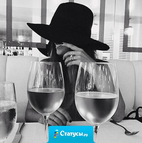 — Хочу на море.  — Зачем?  — Я чувствую, как оно волнуется без меня.