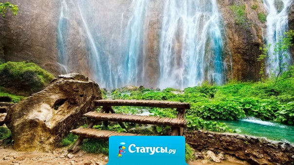 Порядочный человек - это тот, кто делает гадости без удовольствия...