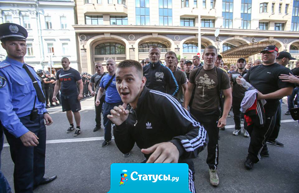 Сегодня гопники спасли меня от пьяного мента. Чего мне ещё ждать от этой страны? 