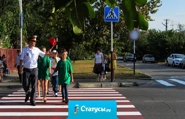 Только русский человек, перебегая дорогу на красный свет, может быть сбит, бегущим навстречу пешеходом. 