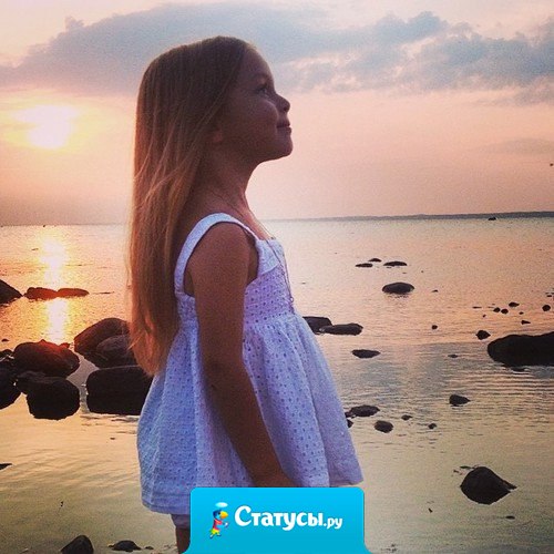 В соц.сетях у тебя 300 друзей. На свадьбе - 80. На дне рождения - 10... А когда у тебя проблема - всего два. И, скорее всего, это будут родители.