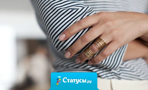 Не красота решает кого мы любим, а любовь решает кого мы считаем красивыми.