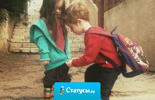 Я так скучаю по брату, все дома напоминает мне о нем, но самое печальное, что даже мое отражение напоминает о нем…